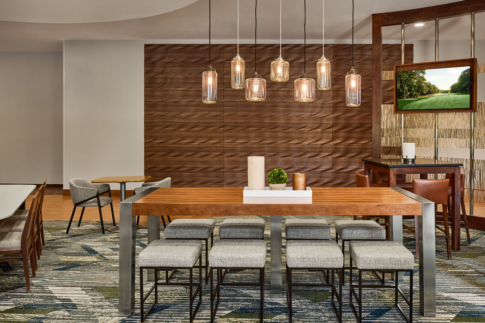 RAPDW-Lobby_CommunityTable